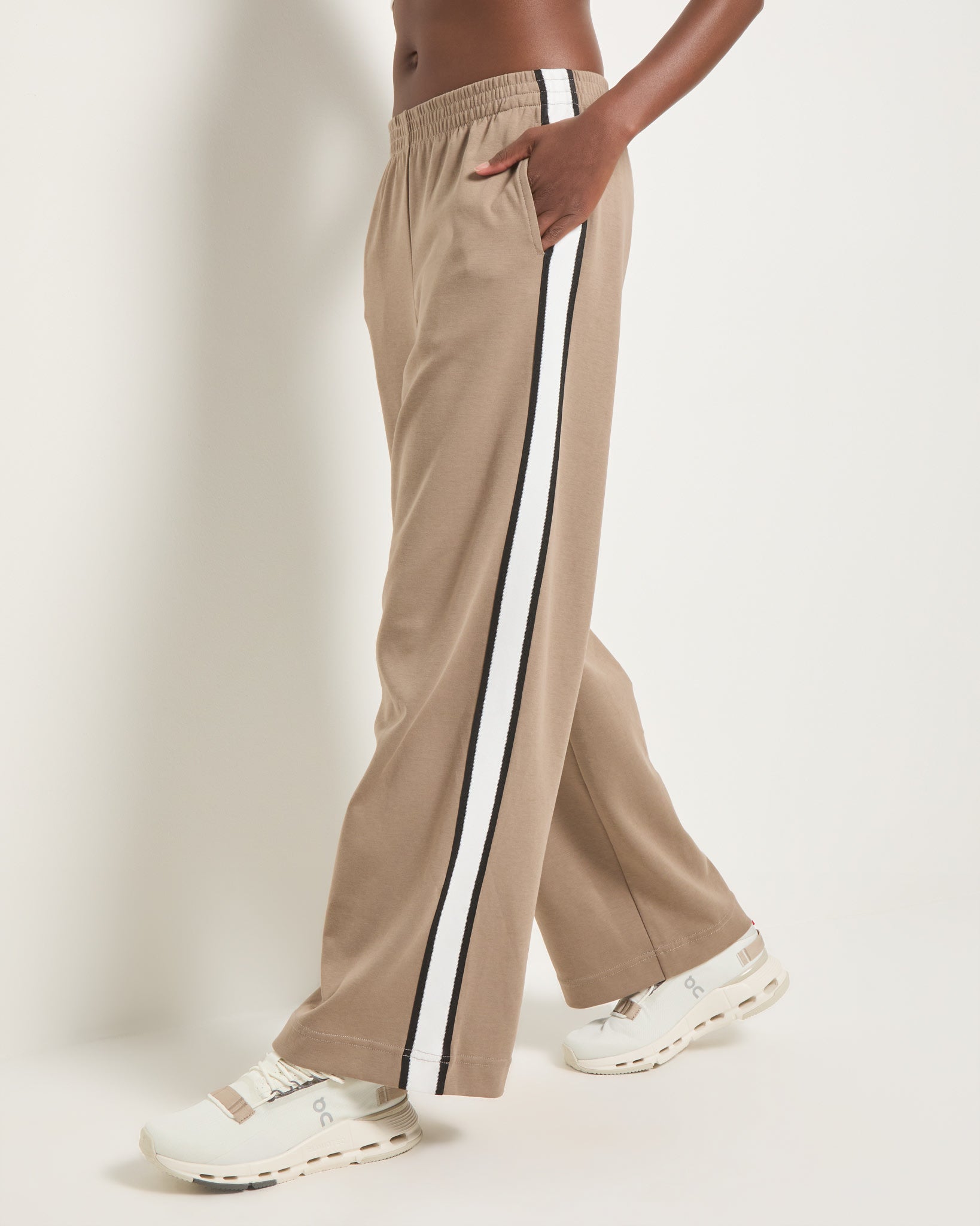 Sand Stone $|& Interval Warm Up Pant - SOF Full Front