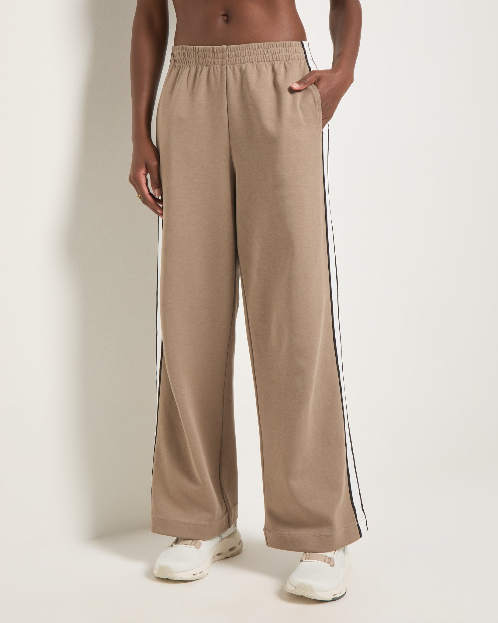 Sand Stone $|& Interval Warm Up Pant - SOF Front