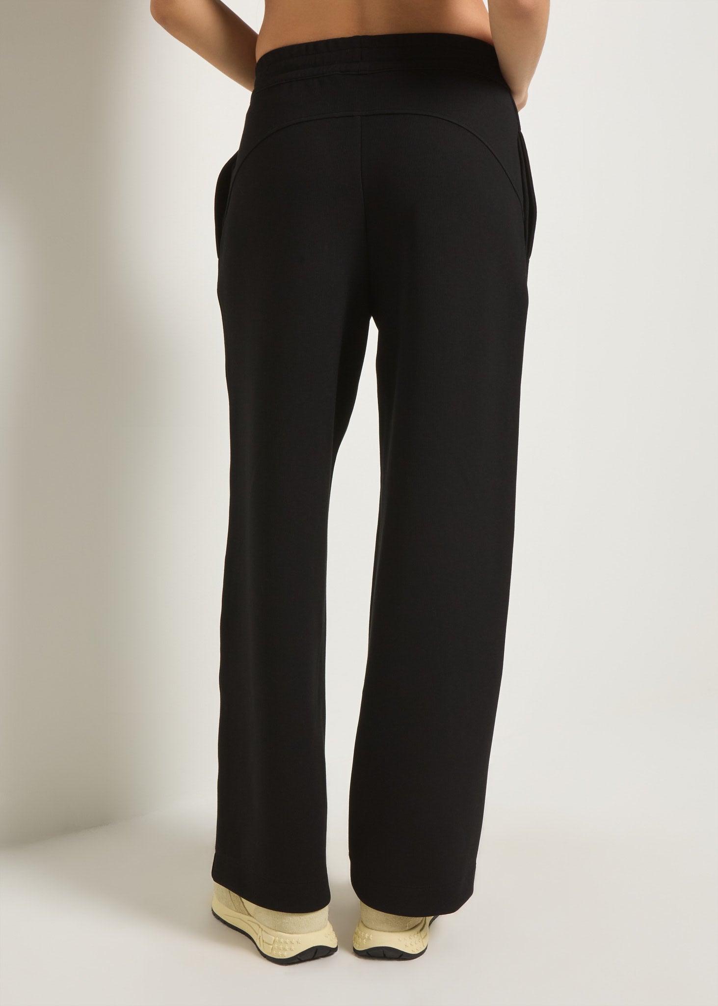Black $|& Interval Stride Pant - SOF Back