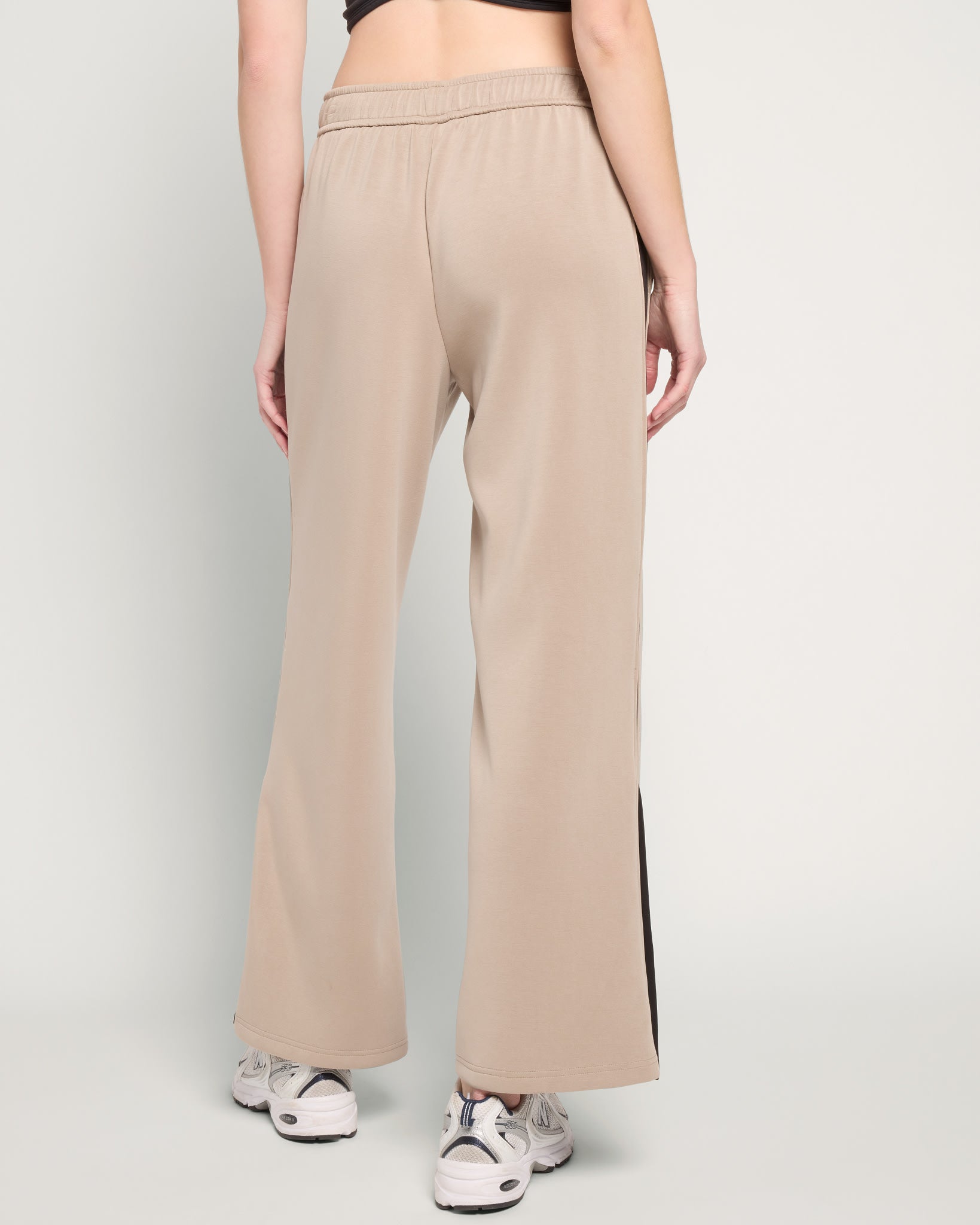Sand $|& Interval Rhythm Pant - SOF Back