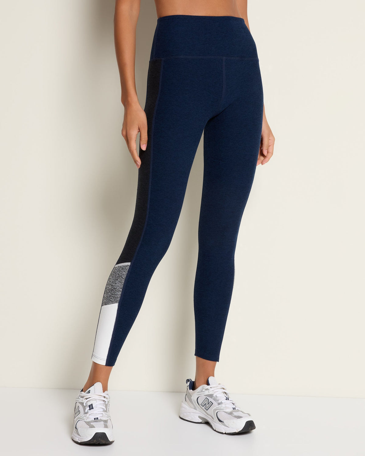 Ink Navy Heather/Night Sky $|& Interval FlowHeather Sculpt Radiant Legging - SOF Front