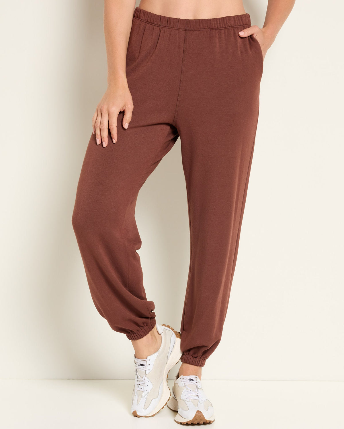 Walnut $|& Interval New Fleece Iris Jogger - SOF Front